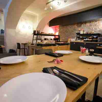 Hotel Neuvice Dining/Meeting Rooms
