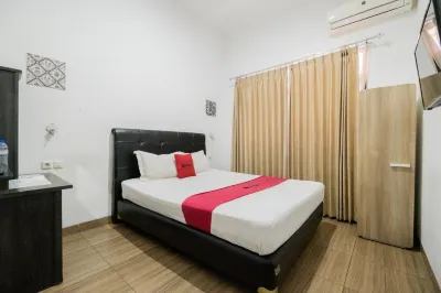 RedDoorz Near Surabaya Town Square