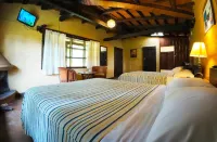 Villa Patzcuaro Garden Hotel Hotels near La Biblioteca Publica Gertrudis Bocanegra