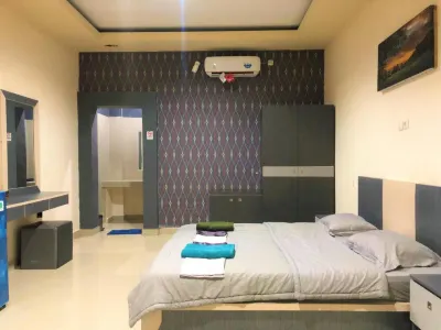 MS Hotel Pinrang Mitra RedDoorz Hotel dekat Menralo Beach & Resort