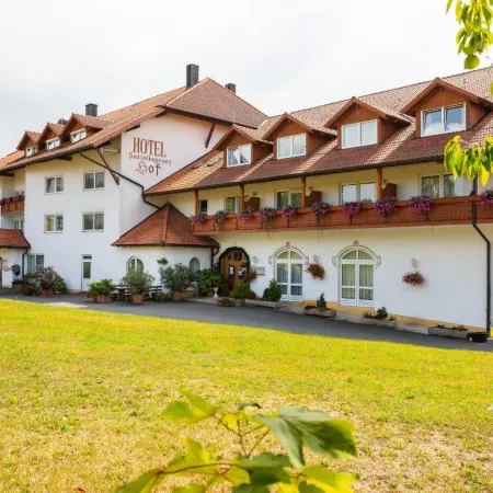 Sattelbogener Hof
