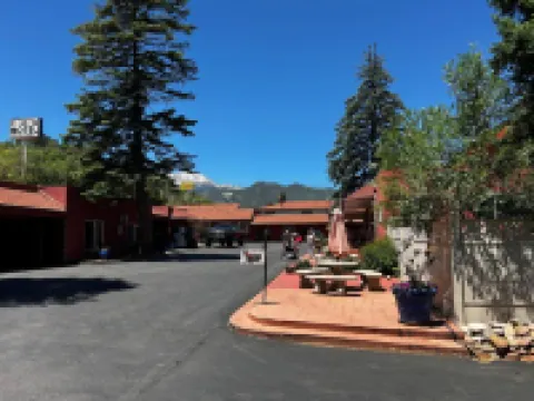 Rainbow Lodge and Inn