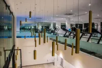 Embassy Gardens Luxury Suites Cpg - bar