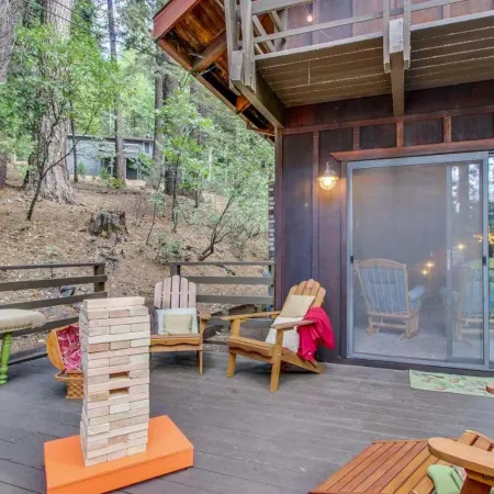 Walk Downtown: Arnold Cabin w/ Large Deck!