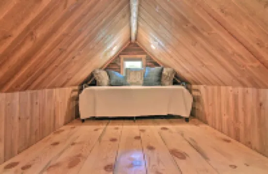 Montana Retreat Original Hamilton Log Cabin!