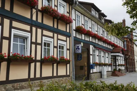 Flair Hotel Deutsches Haus Отели в г. Зальцведель
