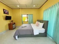 Thungwua Laen resort Hotels in Pathio