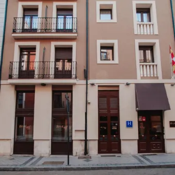 Hotel El Nogal Отели в г. Кампинья дель Писуэрга