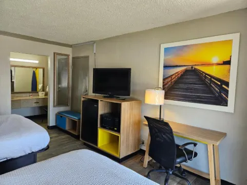 Days Inn by Wyndham Washington