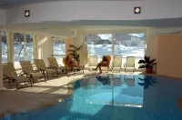 Centro Pineta Family Hotel & Wellness - Pools