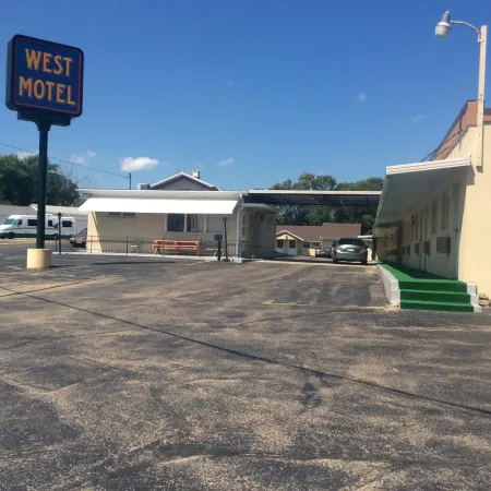 West Motel