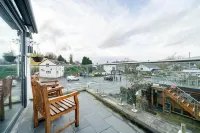 Waterhead Bath Suites