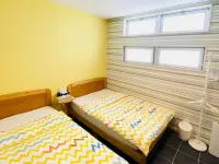 UmiOto Miyakojima Guest House with Night Pool - Balkoner