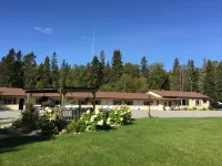 Parkway Motel Hotels in Wawa