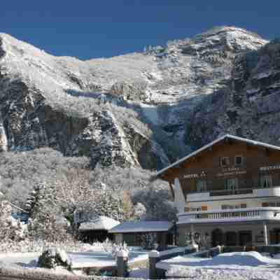Logis Hôtel le Relais du Mont Blanc Hotel Exterior