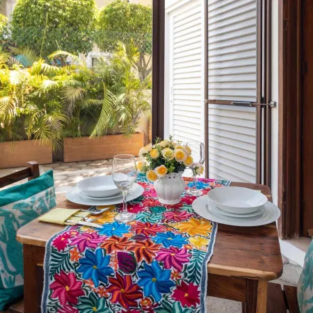 Casa Sonoma - Charming Condos Minutes from Beach & Reef