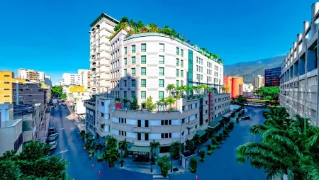 Waldorf Hotel Отели рядом с достопримечательностью «Edificio Chataing»