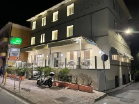 坎迪多酒店 酒店