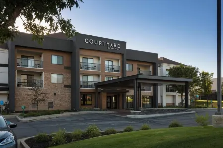 Courtyard Salt Lake City Layton Отели рядом с достопримечательностью «Парк Винта Сити»