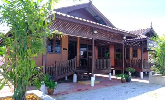 D'Razna Chalet Pantai Seberang Takir