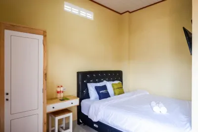 Urbanview Hotel Telu Wolu Monjali by RedDoorz Hotels in Mlati