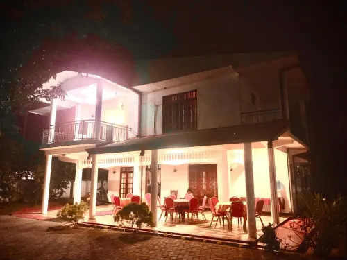 Cinnamon Tree Tourist Rest - B&Bs (Bed and breakfast)