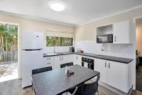 Gold Rush Apartments Hotels in Monkland