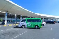 Go Hotels Manila Airport Road - parking