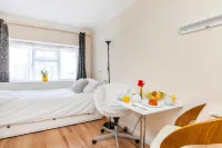 TH Serviced Apartment London Hotels near Islip Manor Park