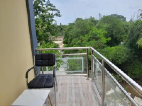 VALLEY BREEZE HOTEL