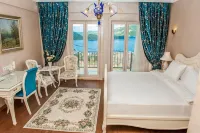 Swan Lake Hotel - Adult Only - สระว่ายน้ำแบบอินฟินิตี้