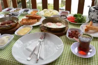 Abant Korudam Bungalov Butik Otel - Bergblick