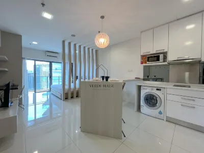Mercu Summer Suites KLCC by Veedu Hauz Hotels near Dang Wangi
