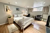 Bright&Modern Space Perfect for couple and Family Step to public transit in Toronto - 3 Yıldız
