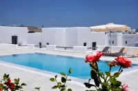 Ionathan Koufonisia Suites - Pools