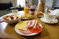 Greyfriars Lodge Canterbury - breakfast