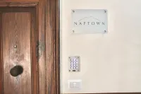 نابتاون رومز - سرير ووجبة إفطار