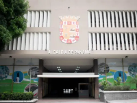 拉提諾酒店 鄰近Cinta Costera的酒店