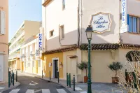 Hôtel le Chardon Bleu Hotel in zona Eglise Sainte-Maxime
