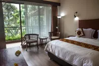 Villa Sawah Hotel and Resort Hotel dekat Stadion Sepak Bola Tapos LBC