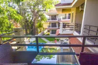 Woodside Retreat Serviced Apartments, 100 meters from baga river - Balkon