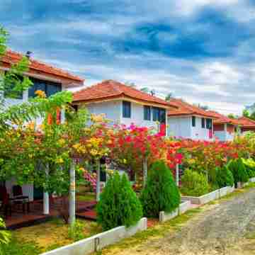 Nirmaa Shadow Inn Hotel Exterior