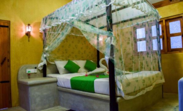 Omeesha Beach Hotel - Housity