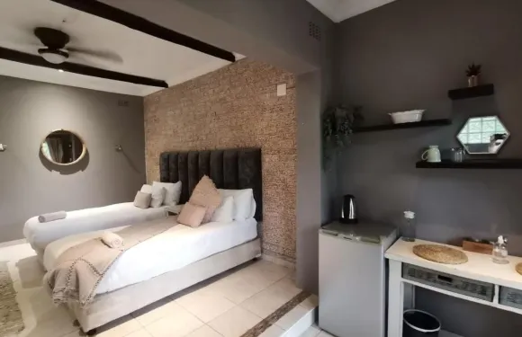 烏姆塔威納河旅館