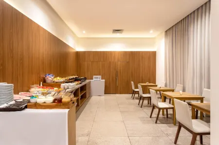 Ramada by Wyndham Brasilia Alvorada Отели рядом с достопримечательностью «Three Powers Plaza»