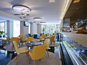 Hotel Zena Beauty & Shopping Center