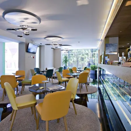 Hotel Zena Beauty & Shopping Center