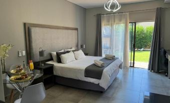 Manor Hills Guest Lodge