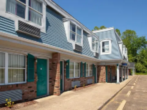 Country Squire Inn and Suites Hotels in Coshocton County