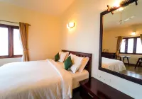 Solaris Varkala Beach View Resort by Voye Homes فنادق في ورکلا